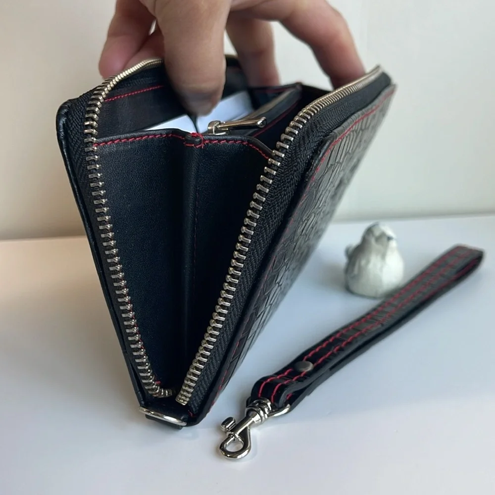 Roger Ximenez Mock Croc Black Women's Leather Clutch New Without Tag 🏷️